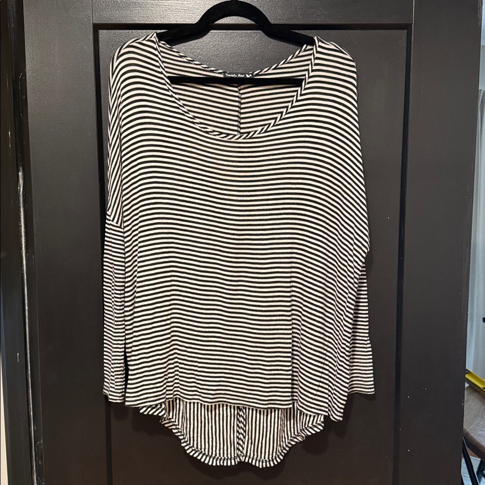 Long Sleeve Shirt with Twist Back